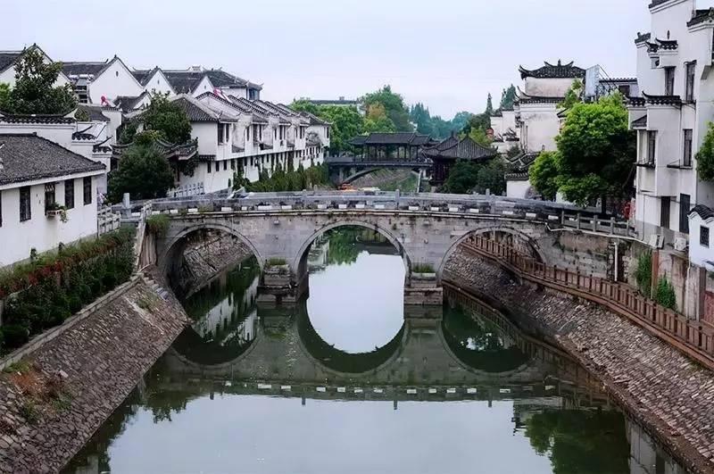 章子怡穿着亮片旗袍，气质优雅动人，什么样的人才能穿出旗袍的优雅？游戏画面